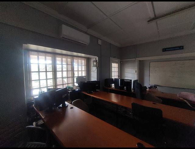 900M² BUILDING FOR SALE IN SCOTTSVILLE